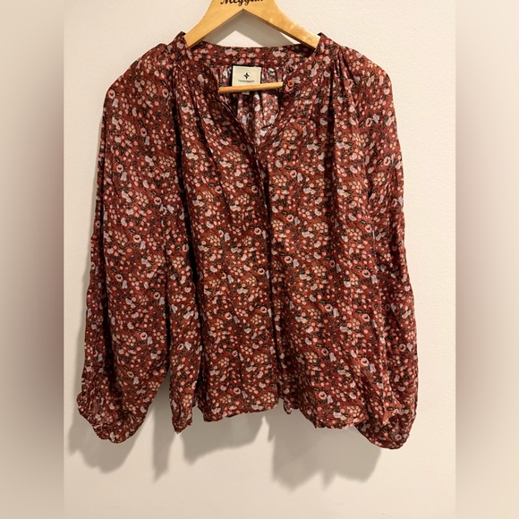 Tuckernuck Vermillion Vine Sawyer Blouse Work Floral Top
Size Large Preppy Boho - Picture 3 of 10